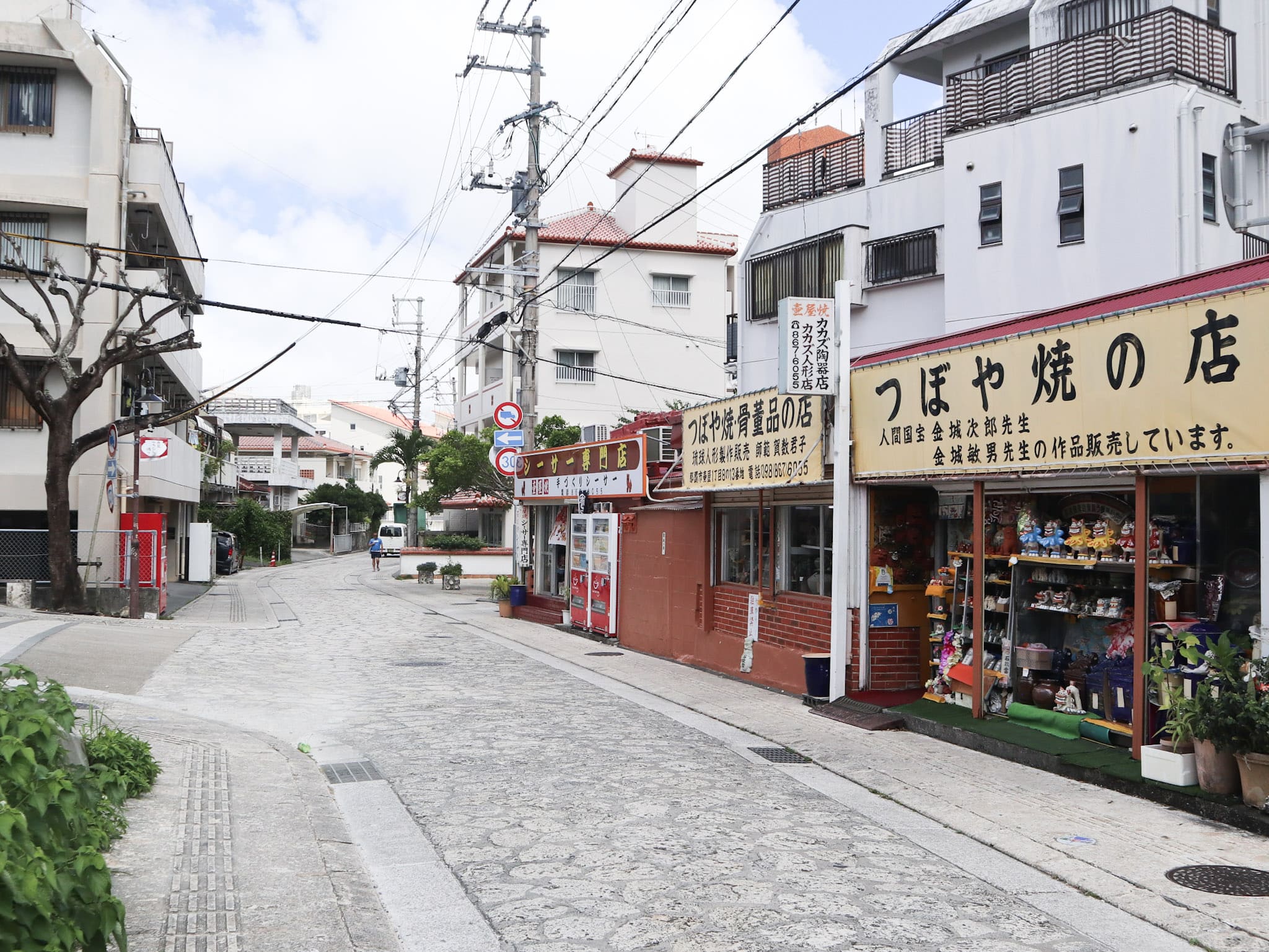 沖繩那霸景點「壺屋通」的街道