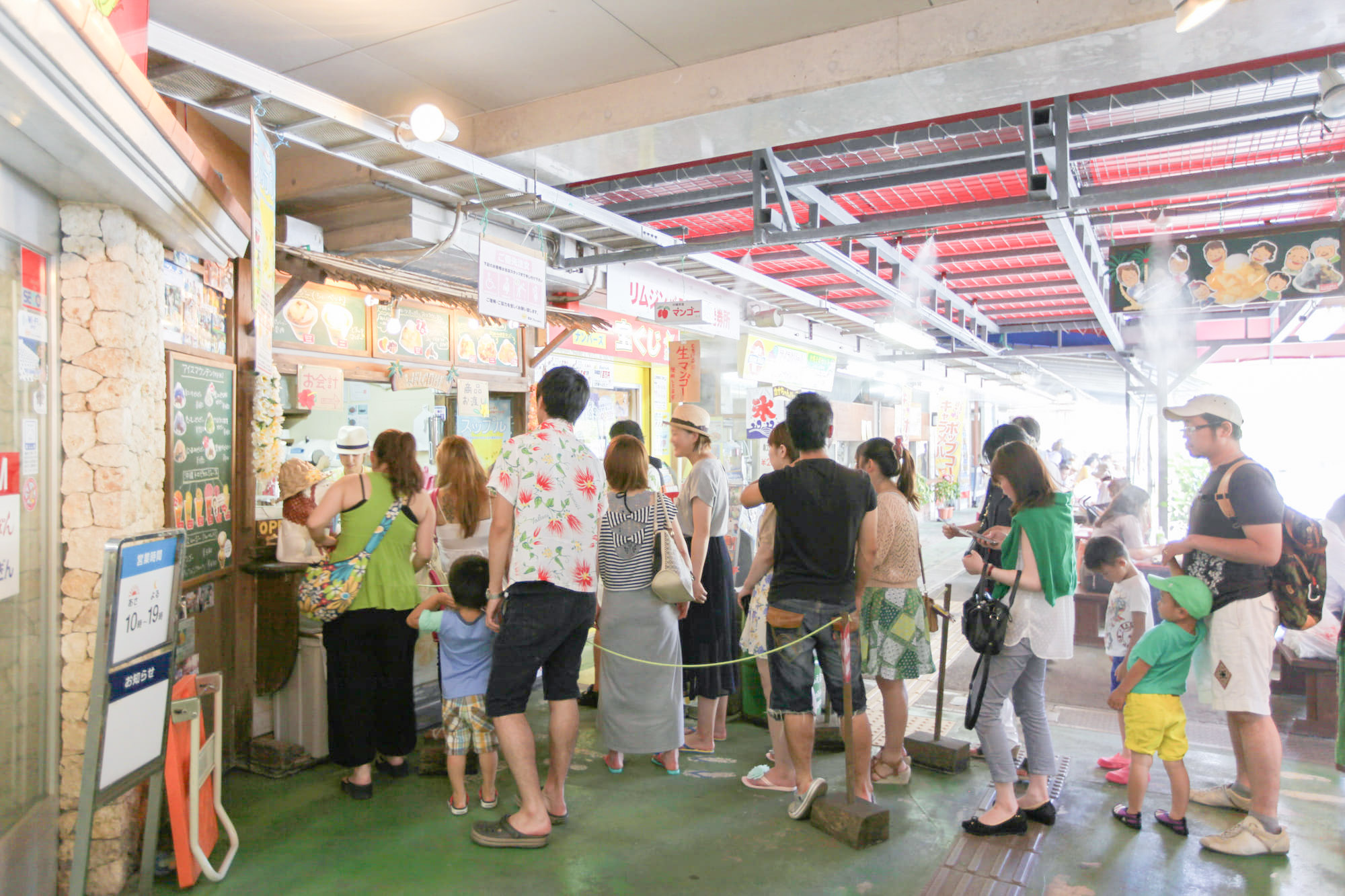 充滿排隊人潮的人氣刨冰店「琉冰」