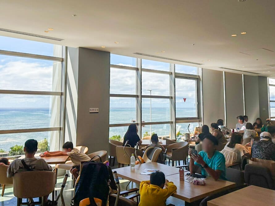 SAN-A浦添西海岸 PARCO CITY可以看到海的美食廣場
