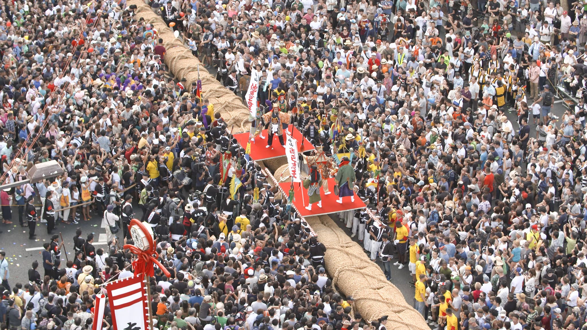 十分壯觀的那霸大拔河祭