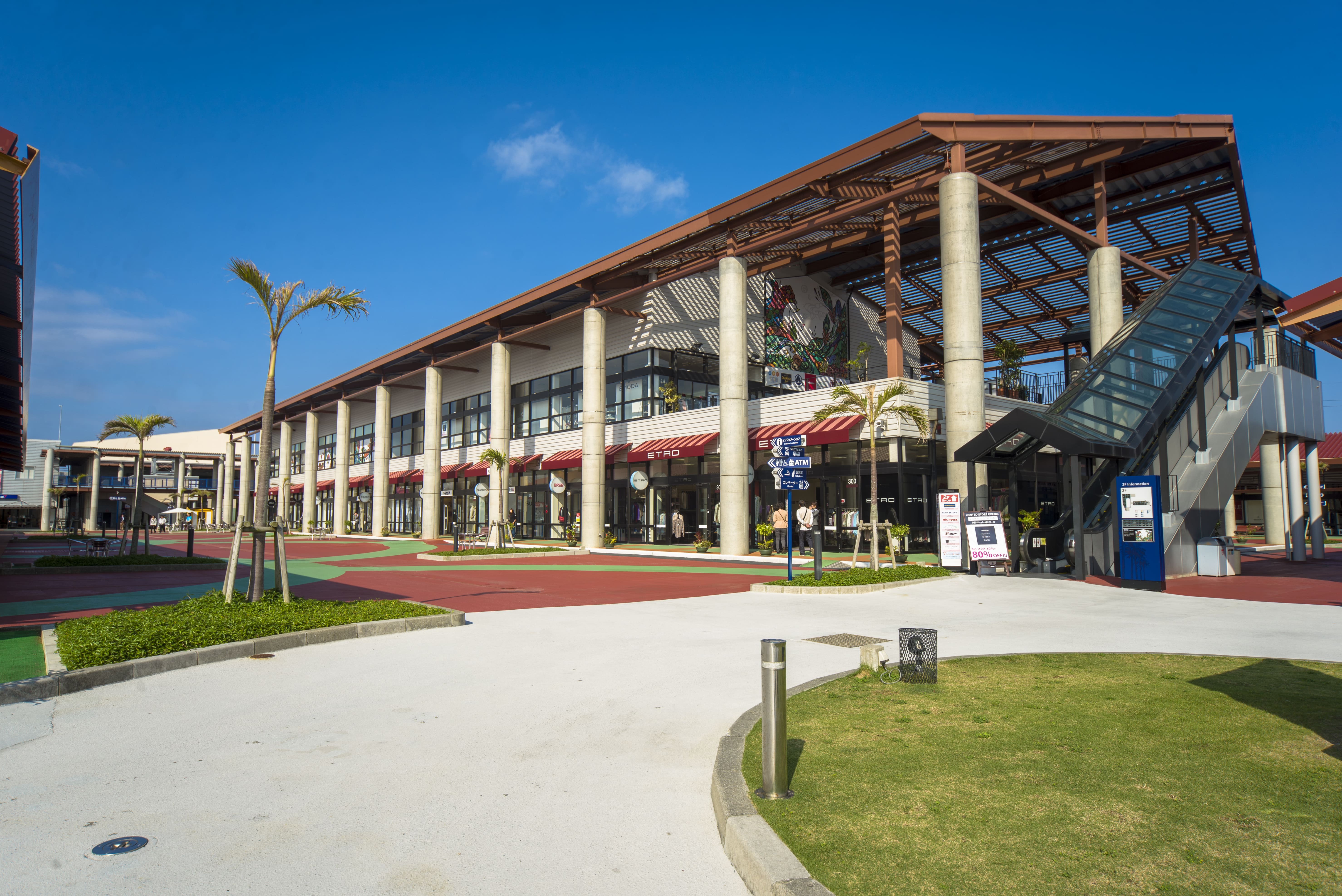 ASHIBINAA Outlet是沖繩第一座大型 OUTLET