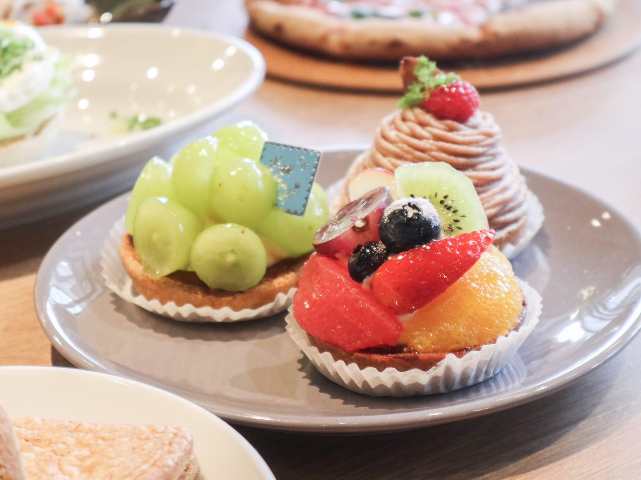  [oHacorté] fruit table